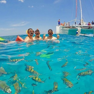 Party Catamaran Cruise with Open Bar & snorkeling