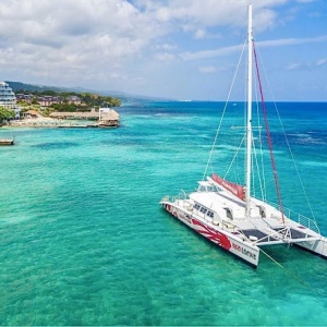 Party Catamaran Cruise with Open Bar & snorkeling